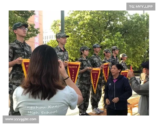 英雄传奇:战火中的荣耀勋章与铁血战士的荣耀征途 英雄传奇:战火中的荣耀勋章与铁血战士的荣耀征途